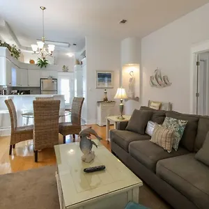 https://cotton-candy.panamacity-beachhotels.com