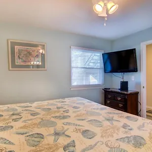 9 D, One Bedroom Apartment
