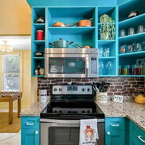 https://friends-airbnb-themed-2bed-2bath-walkable-to-all-of-ybor.hotelstampa.org